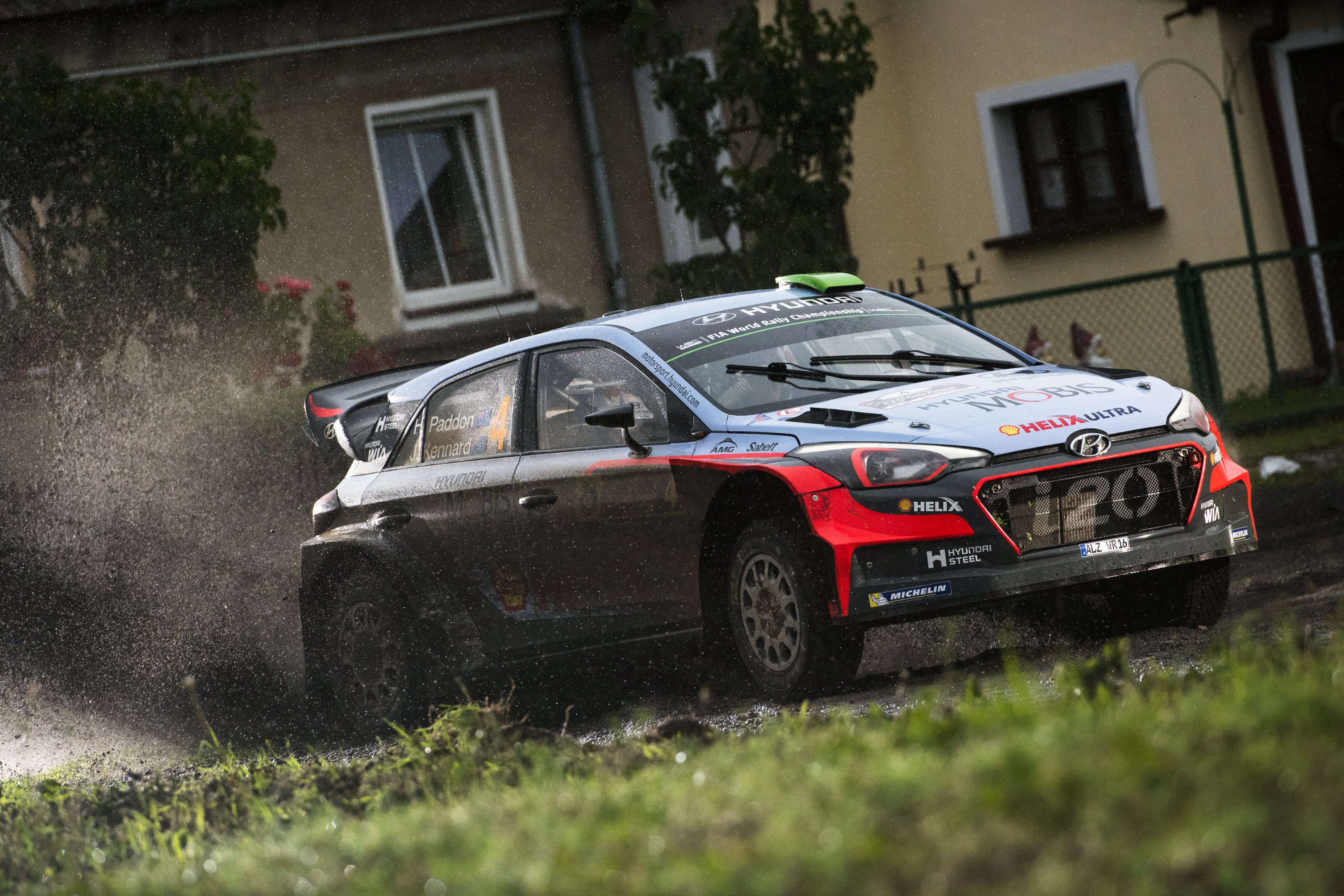 AP-1NTQV4P311W11_Hayden_Paddon