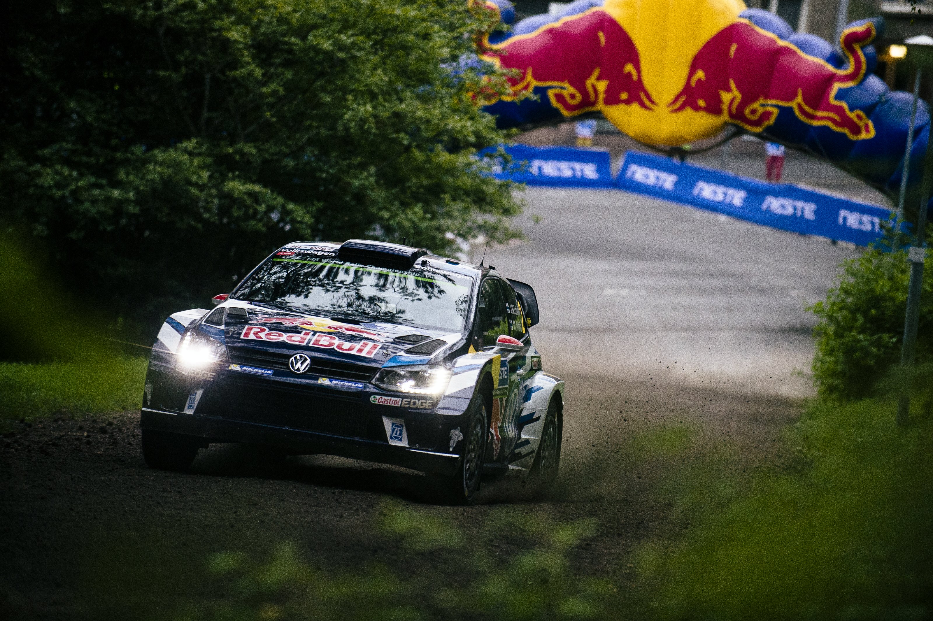 AP-1P2X442TN2111_Jari-Matti_Latvala_-_Action