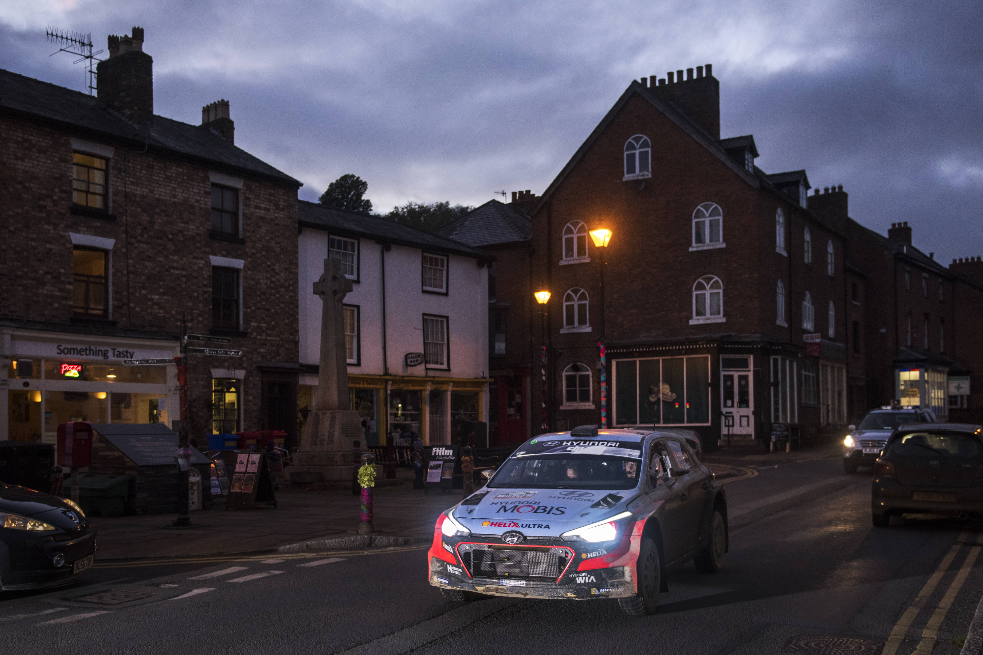 ap-1pzjc3dnw1w11_thierry_neuville