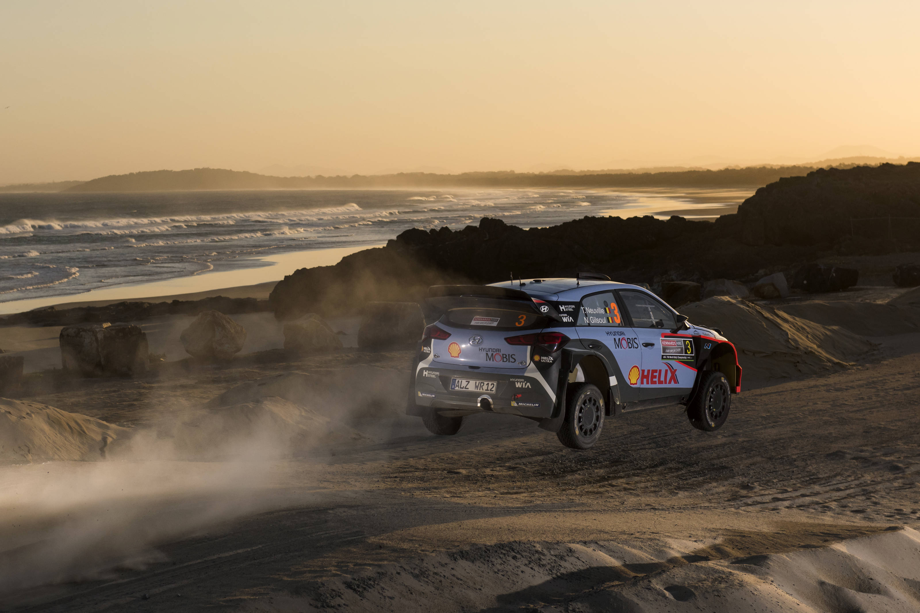 ap-1q76p6bkw2111_thierry_neuville