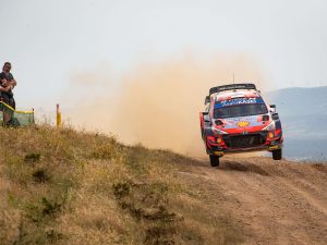 Ott Tanak Hyundai i20 Coupe WRC Rally Italia Sardegna 2021 Broken Suspension