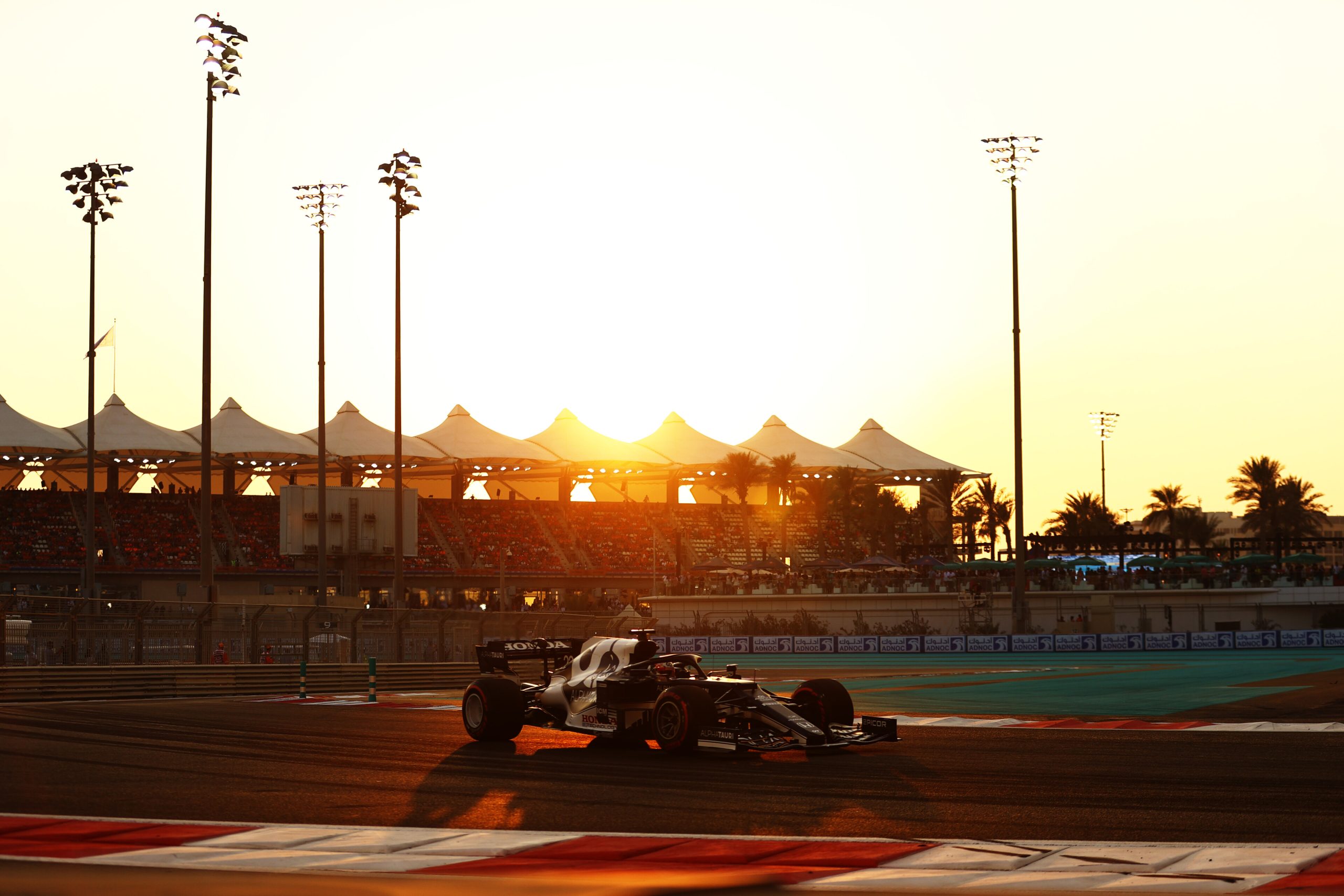 Atapi All Rides F1 F1: GP Άμπου Ντάμπι - Το πρόγραμμα και η τηλεοπτική κάλυψη - TotalRacing.gr