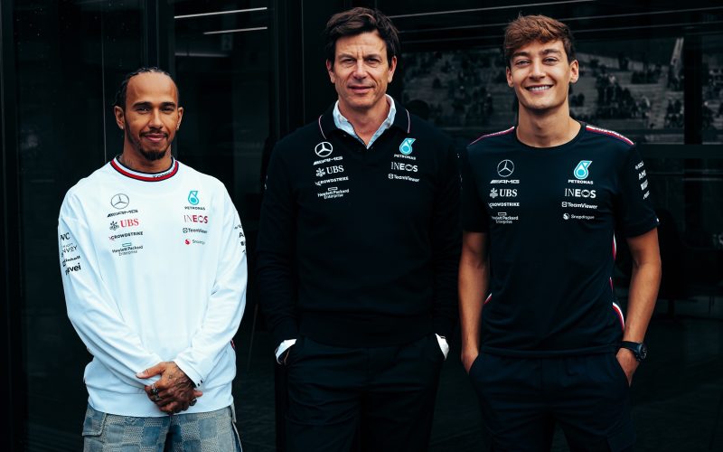 Mercedes, Hamilton, Russell