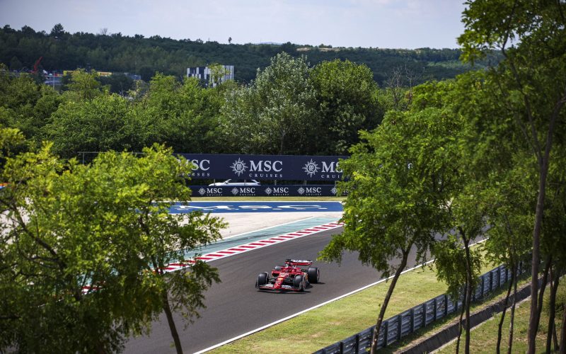 Sainz FP1